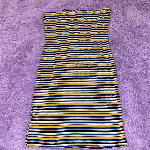 Summer fitted dress - Picture 2 of 3